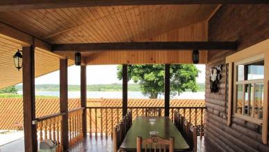 Веранда, прикрепена към къщата - дизайнерски проекти и декорация на модерна тераса (60 снимки)