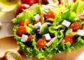 Фета бяслагтай сонгодог Грек салат